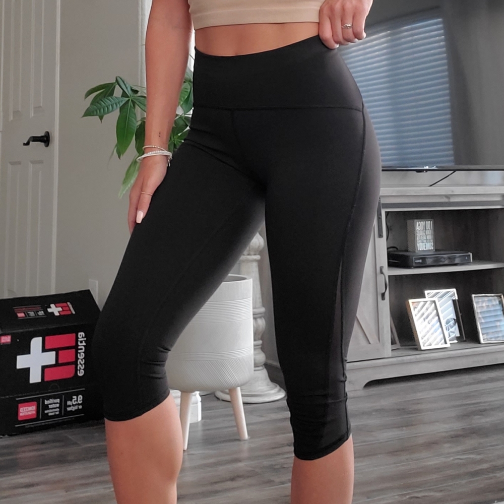 Lululemon Black Crop Size 6